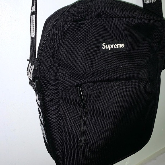 supreme shoulder bag 2018